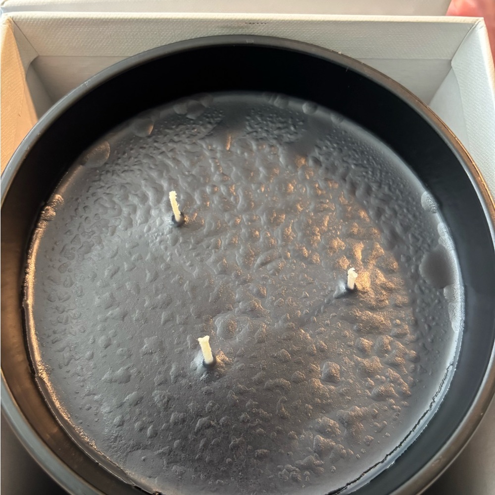 Apotheke Charcoal Scented Candle - Black - Picture 3 of 4